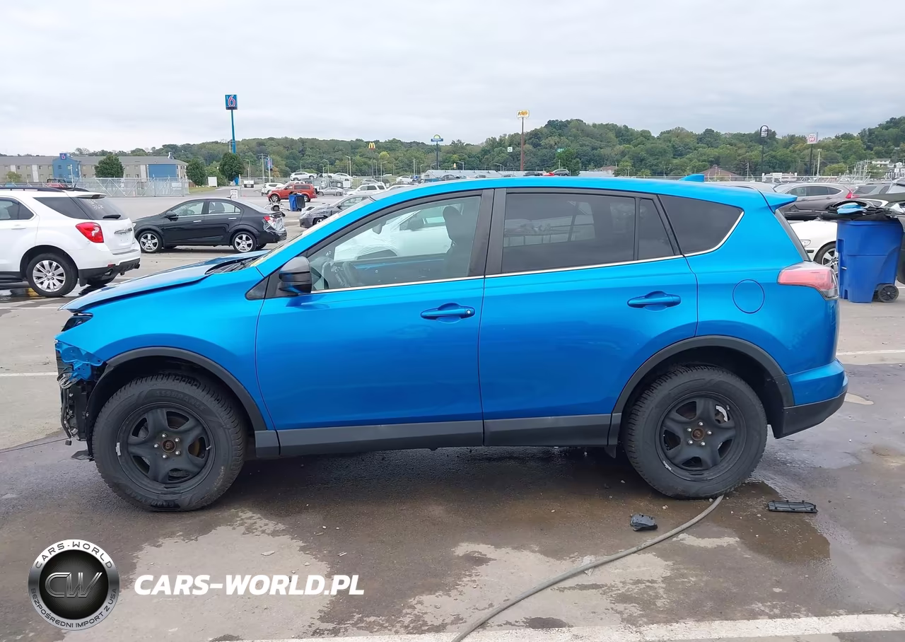 2018 Toyota Rav4 Le VIN:2T3BFREV5JW843754 - 15
