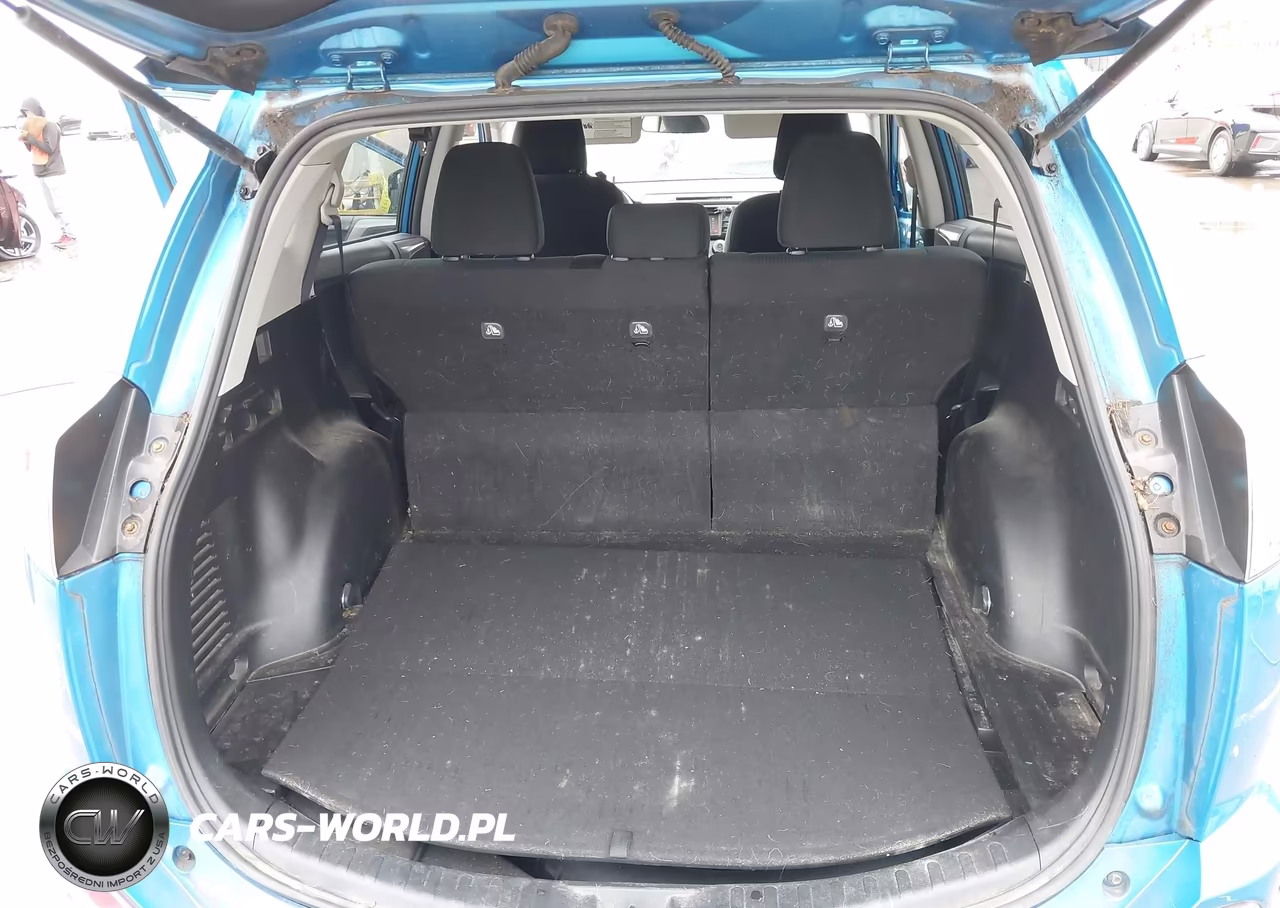 2018 Toyota Rav4 Le VIN:2T3BFREV5JW843754 - 18