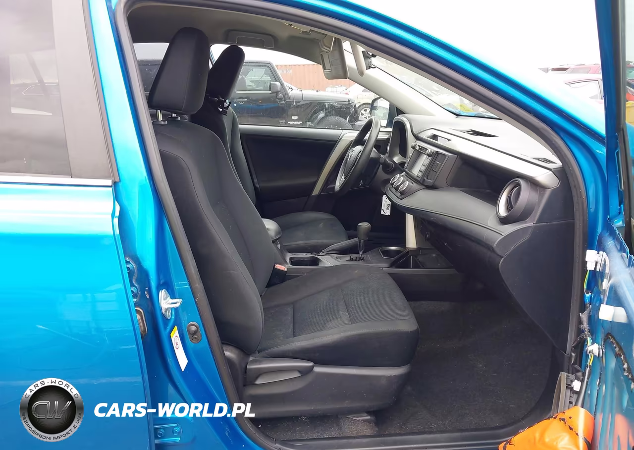 2018 Toyota Rav4 Le VIN:2T3BFREV5JW843754 - 5