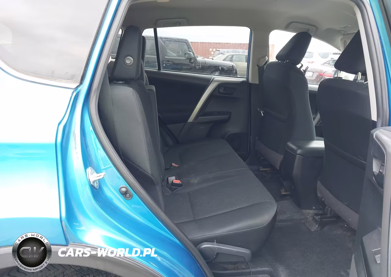 2018 Toyota Rav4 Le VIN:2T3BFREV5JW843754 - 8