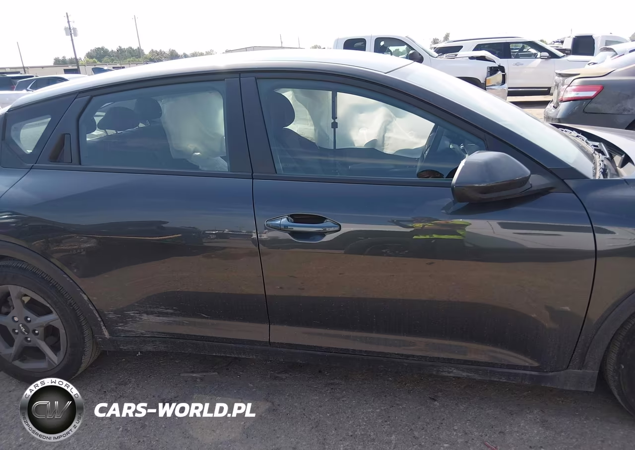 2025 Kia K4 Lxs VIN:3KPFT4DE7SE116692 - 13