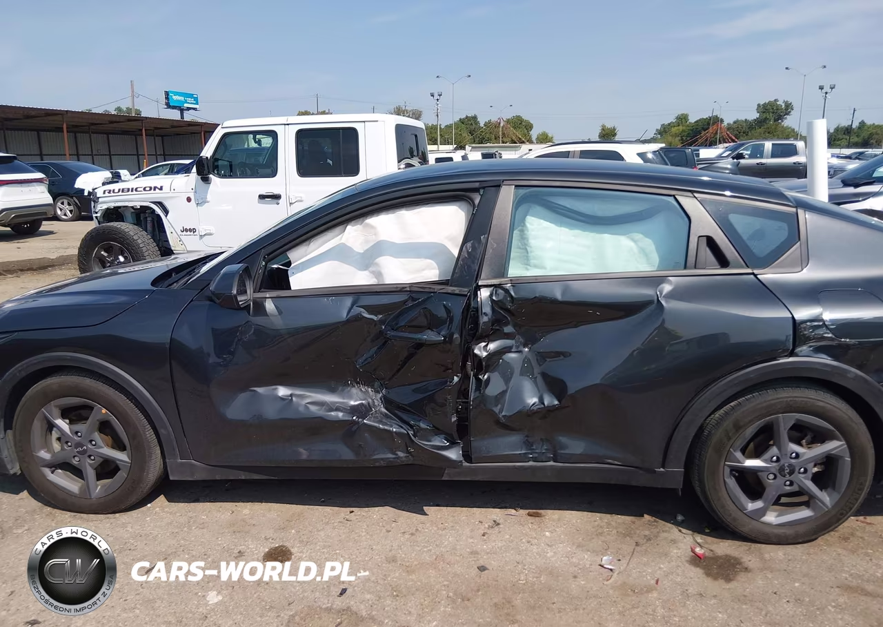 2025 Kia K4 Lxs VIN:3KPFT4DE7SE116692 - 14