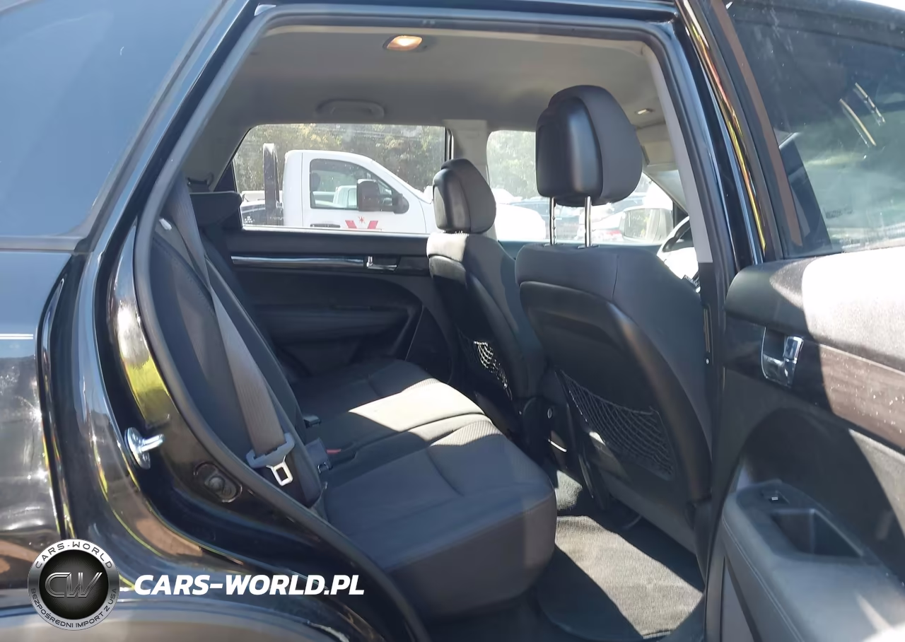 2011 Kia Sorento Lx VIN:5XYKT3A12BG149158 - 8