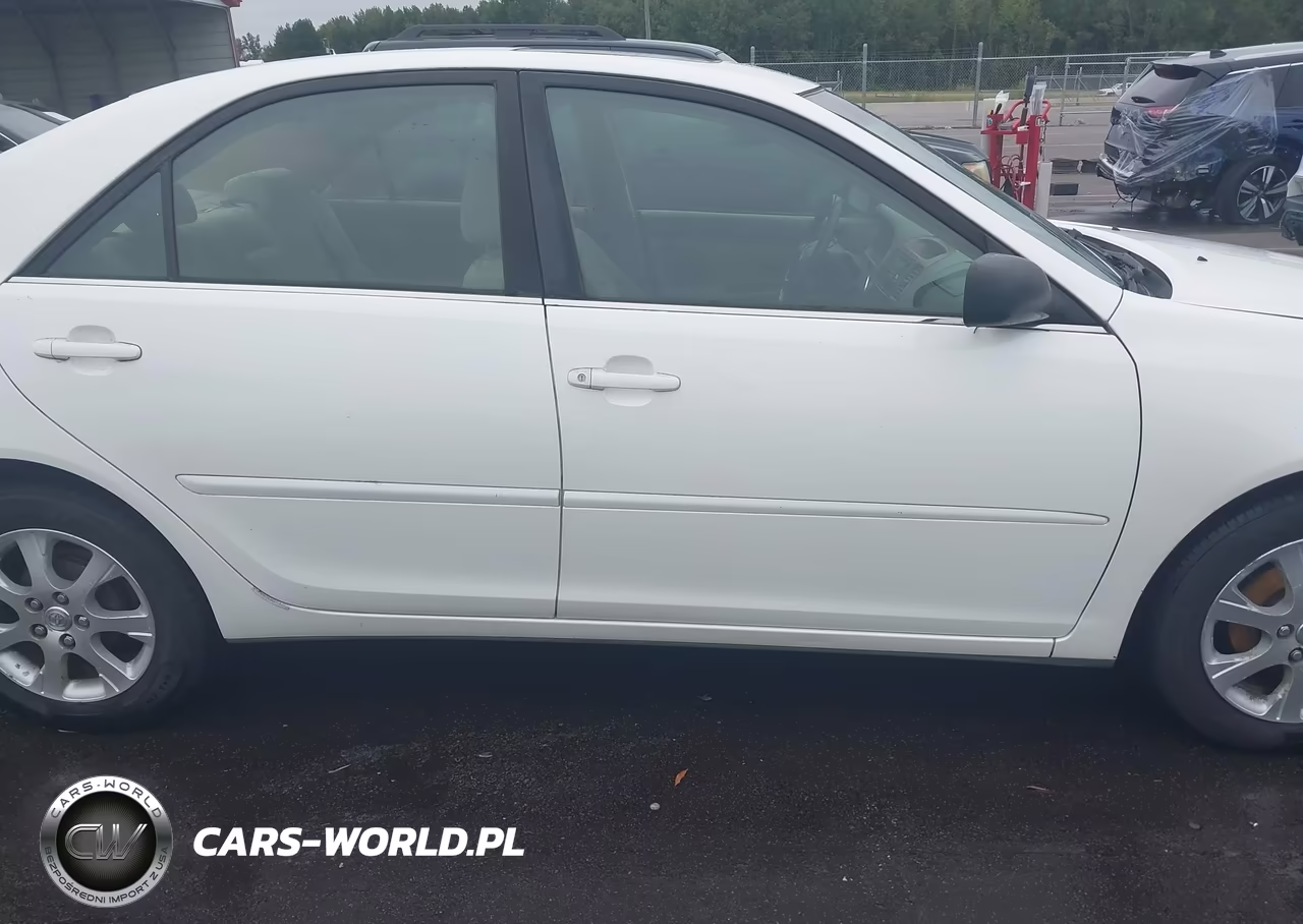 2004 Toyota Camry Le VIN:JTDBE32K640273394 - 13