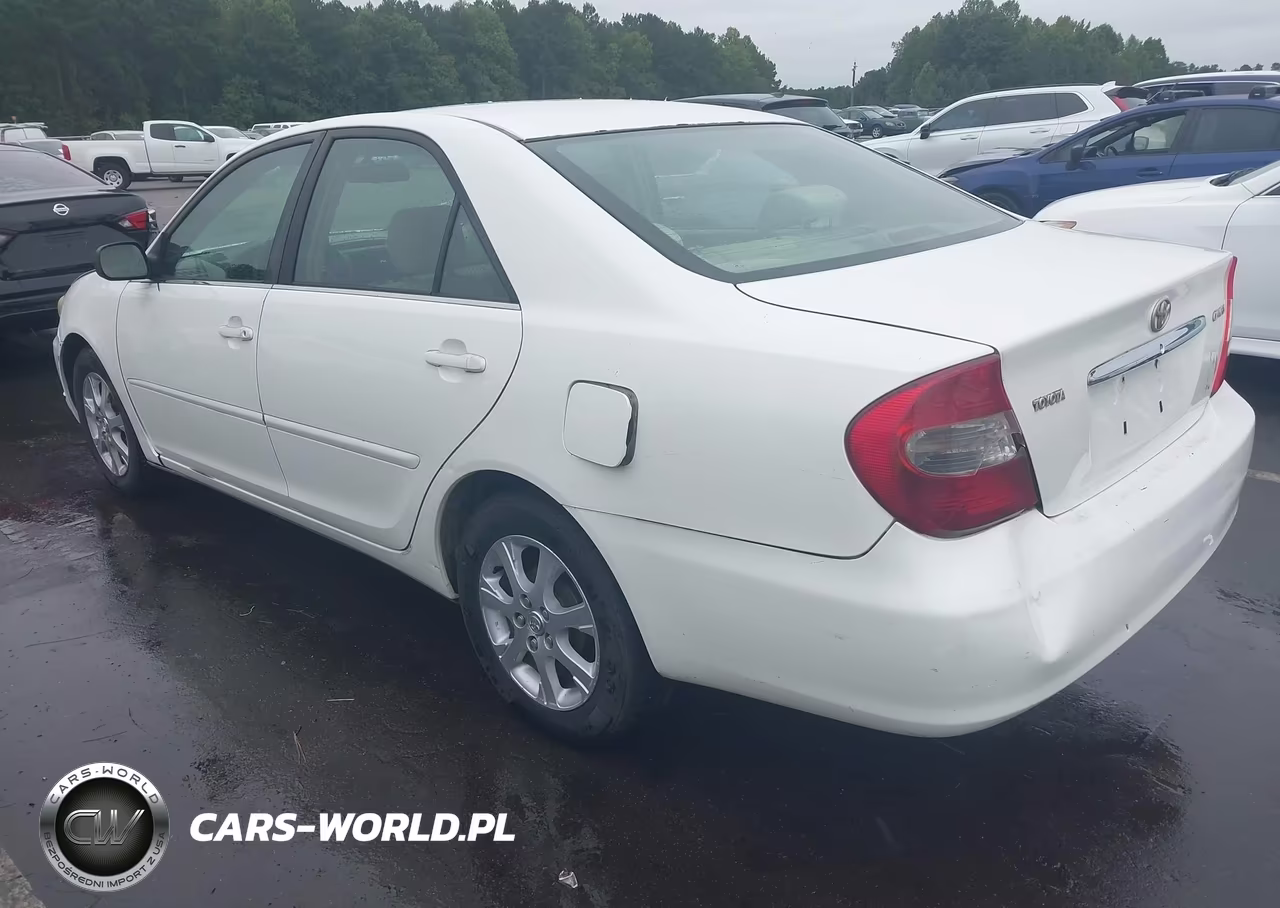 2004 Toyota Camry Le VIN:JTDBE32K640273394 - 3