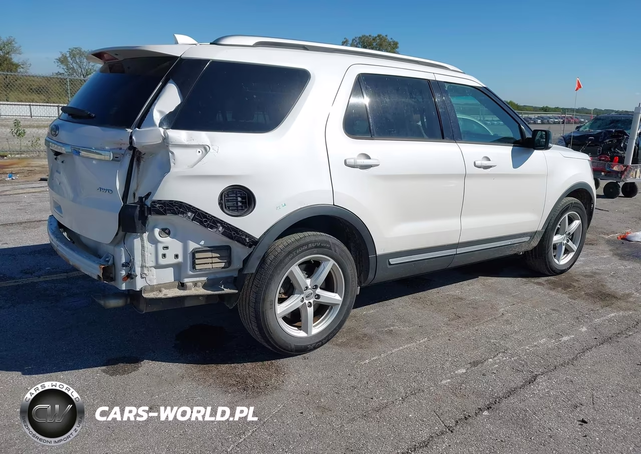 2016 Ford Explorer Xlt VIN:1FM5K8D81GGA11357 - 4
