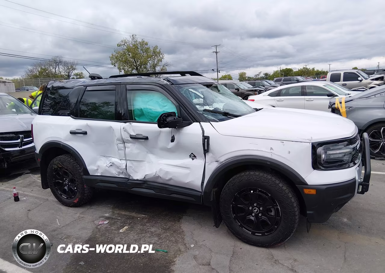 2025 Ford Bronco Sport Outer Banks VIN:3FMCR9CN8SRE36687 - 13