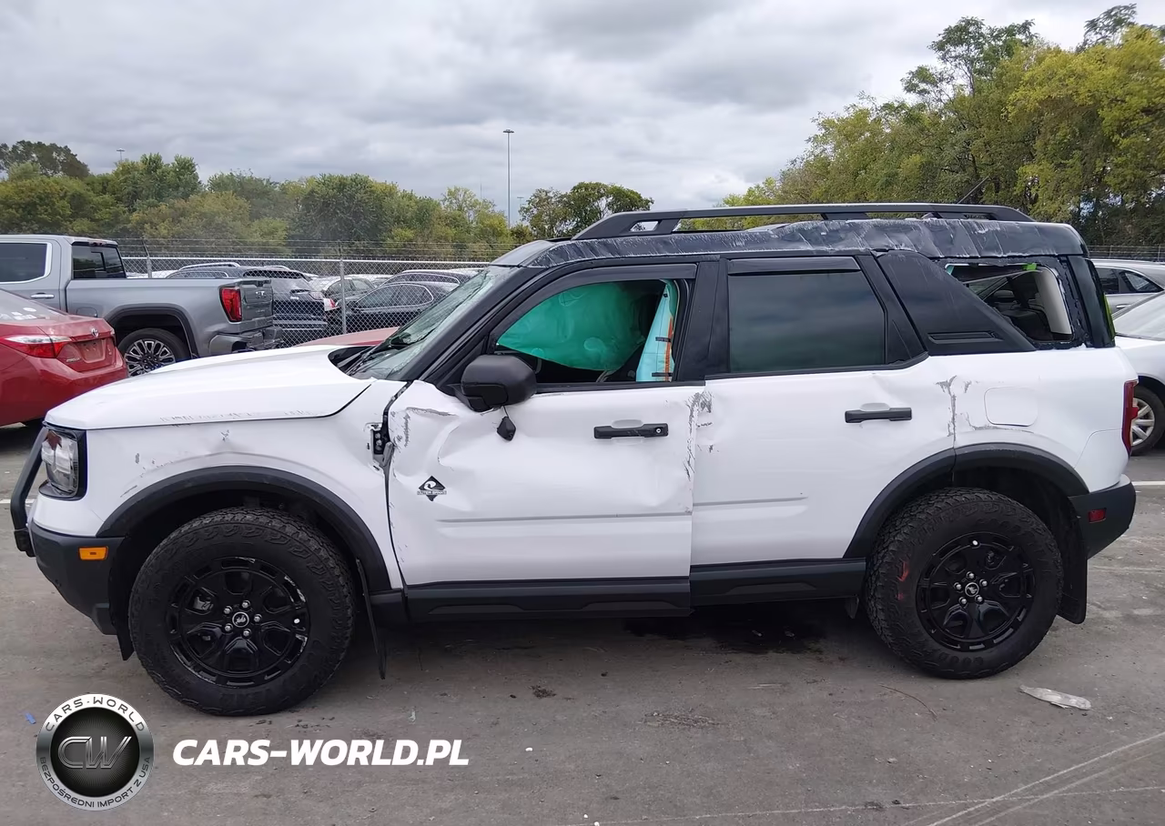 2025 Ford Bronco Sport Outer Banks VIN:3FMCR9CN8SRE36687 - 14