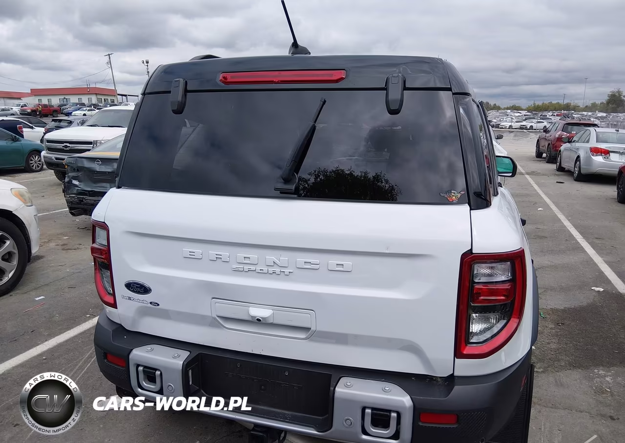 2025 Ford Bronco Sport Outer Banks VIN:3FMCR9CN8SRE36687 - 16