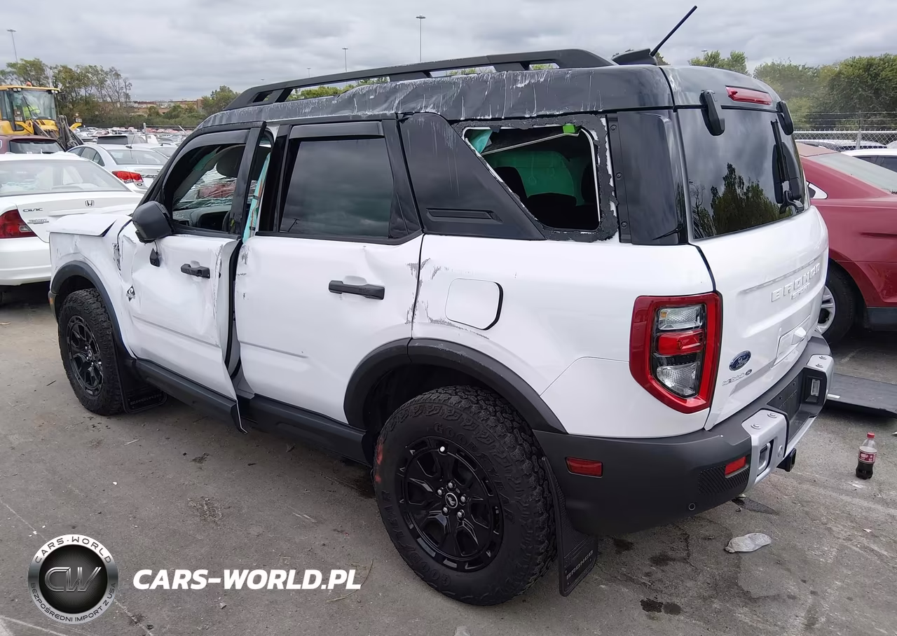 2025 Ford Bronco Sport Outer Banks VIN:3FMCR9CN8SRE36687 - 3
