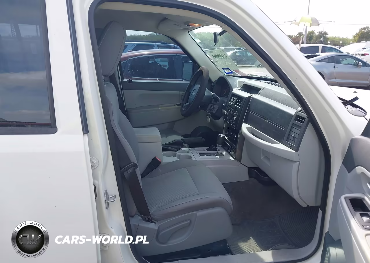 2008 Jeep Liberty Sport VIN:1J8GP28K08W137663 - 5