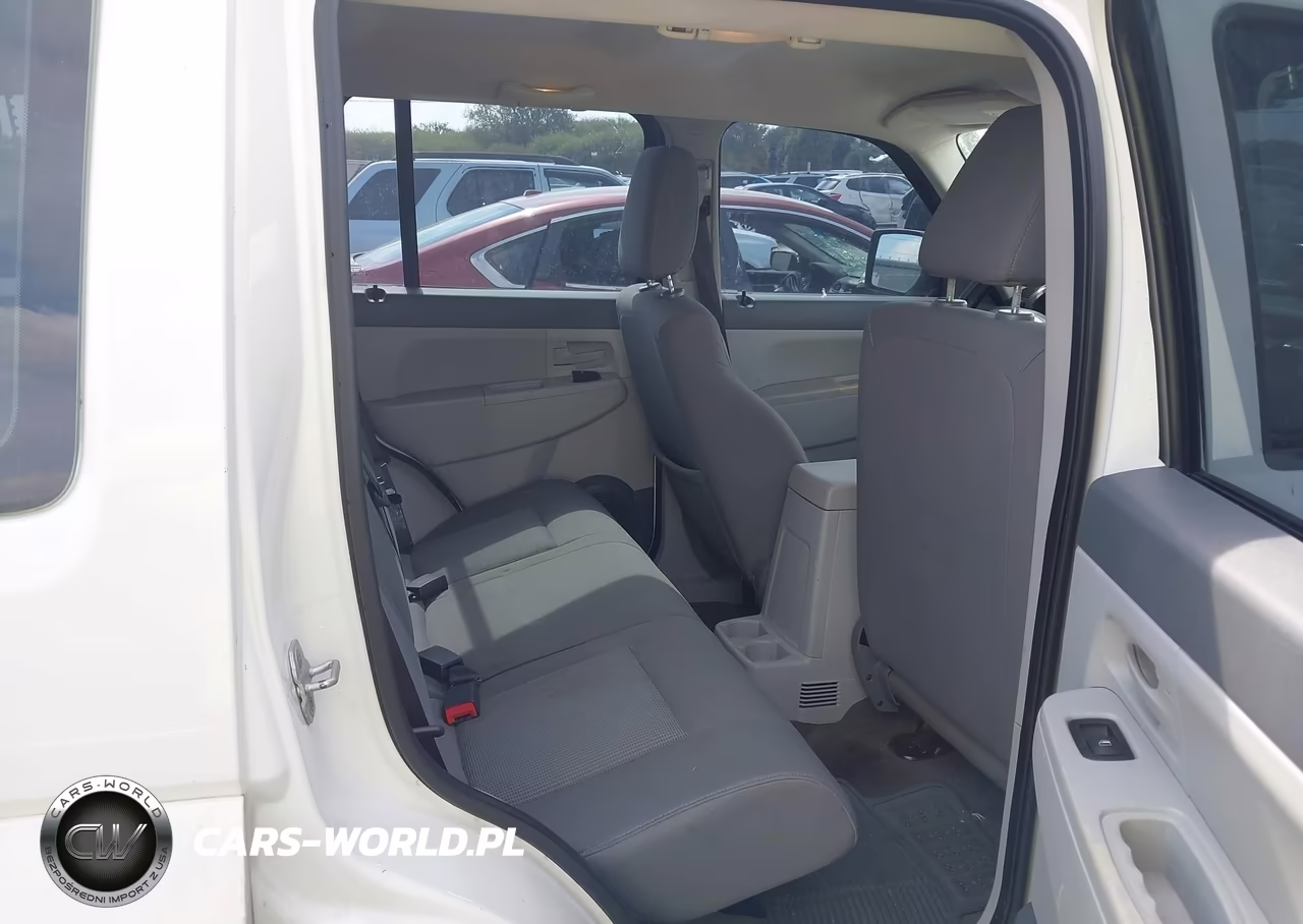 2008 Jeep Liberty Sport VIN:1J8GP28K08W137663 - 8
