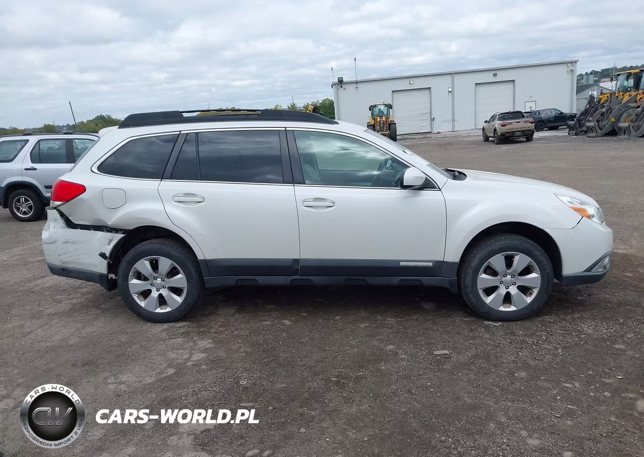 2011 Subaru Outback 2.5I Premium VIN:4S4BRBCC2B3397692 - 13