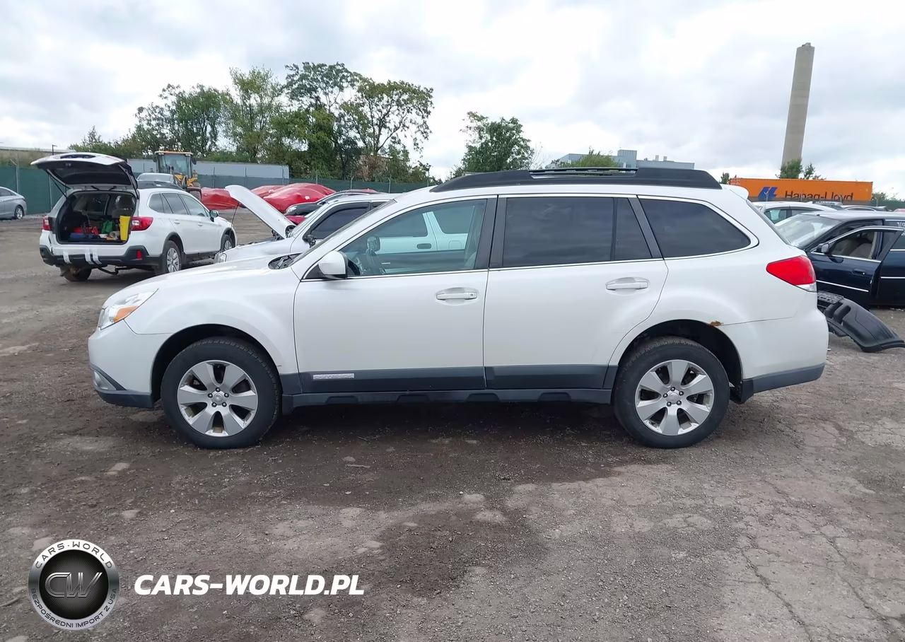 2011 Subaru Outback 2.5I Premium VIN:4S4BRBCC2B3397692 - 14