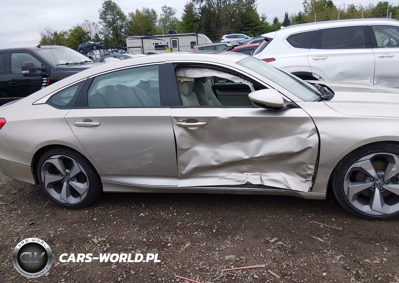 2018 Honda Accord Touring VIN:1HGCV1F9XJA059001 - 13