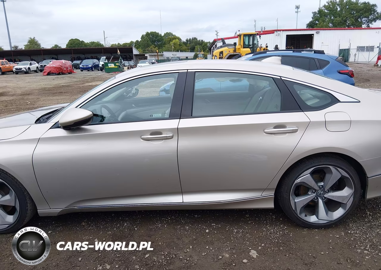 2018 Honda Accord Touring VIN:1HGCV1F9XJA059001 - 14