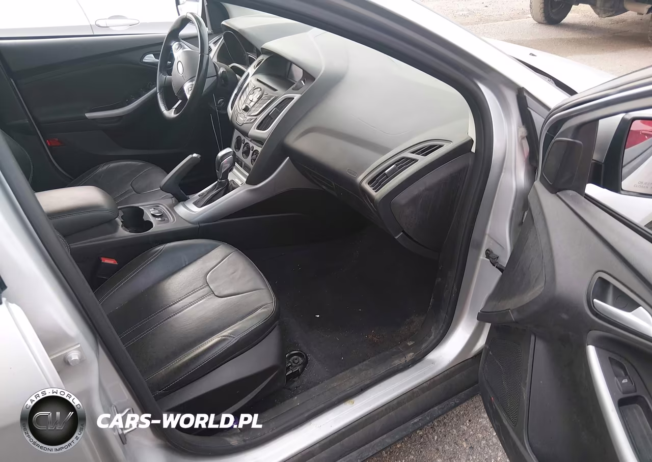 2014 Ford Focus Se VIN:1FADP3F21EL429327 - 5