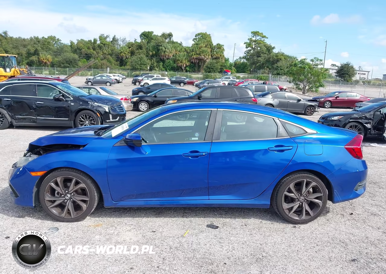 2019 Honda Civic Sport VIN:2HGFC2F8XKH597068 - 14