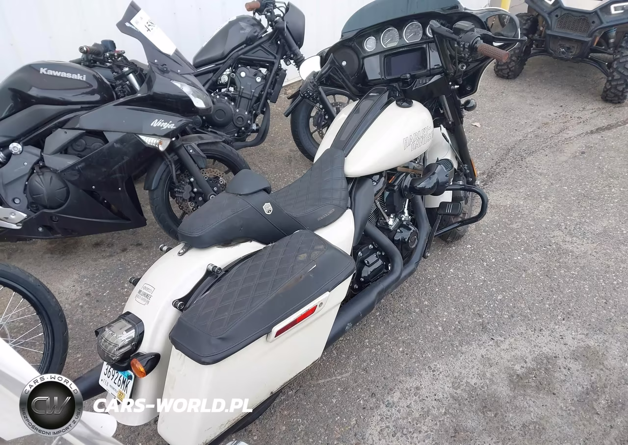 2023 Harley-Davidson Flhxst VIN:1HD1ABL14PB607677 - 4