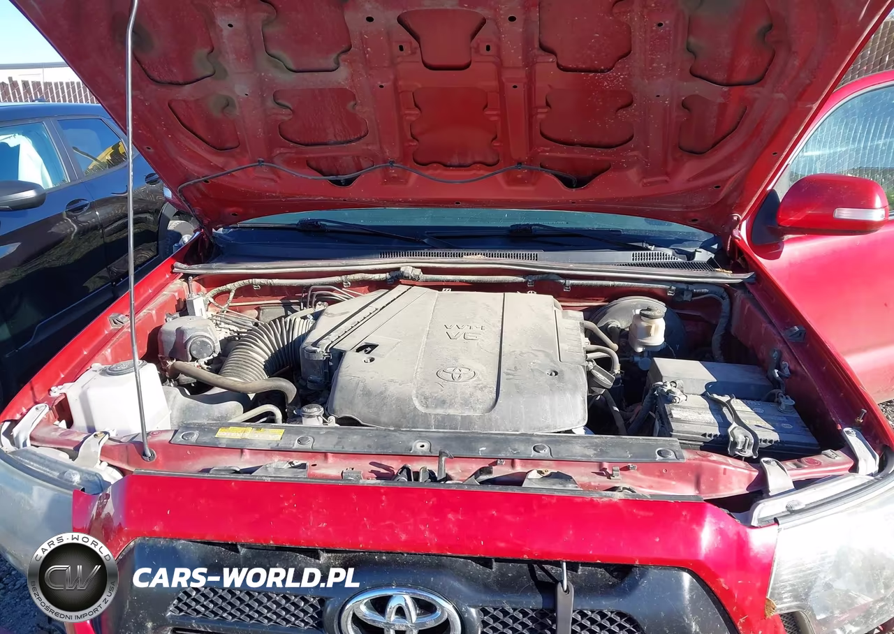 2015 Toyota Tacoma Base V6 VIN:5TFMU4FN8FX035983 - 10