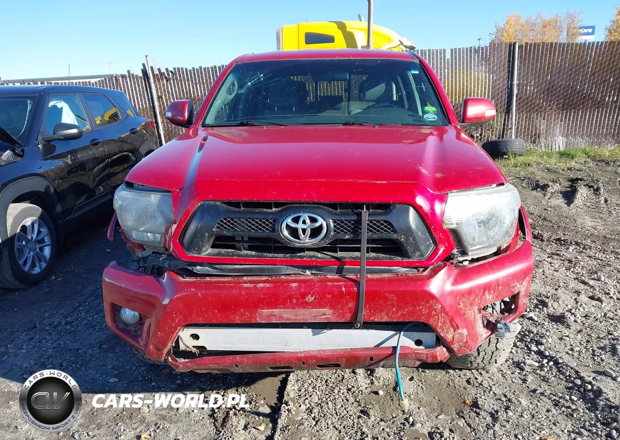 2015 Toyota Tacoma Base V6 VIN:5TFMU4FN8FX035983 - 12
