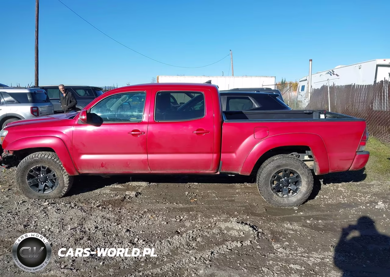2015 Toyota Tacoma Base V6 VIN:5TFMU4FN8FX035983 - 14