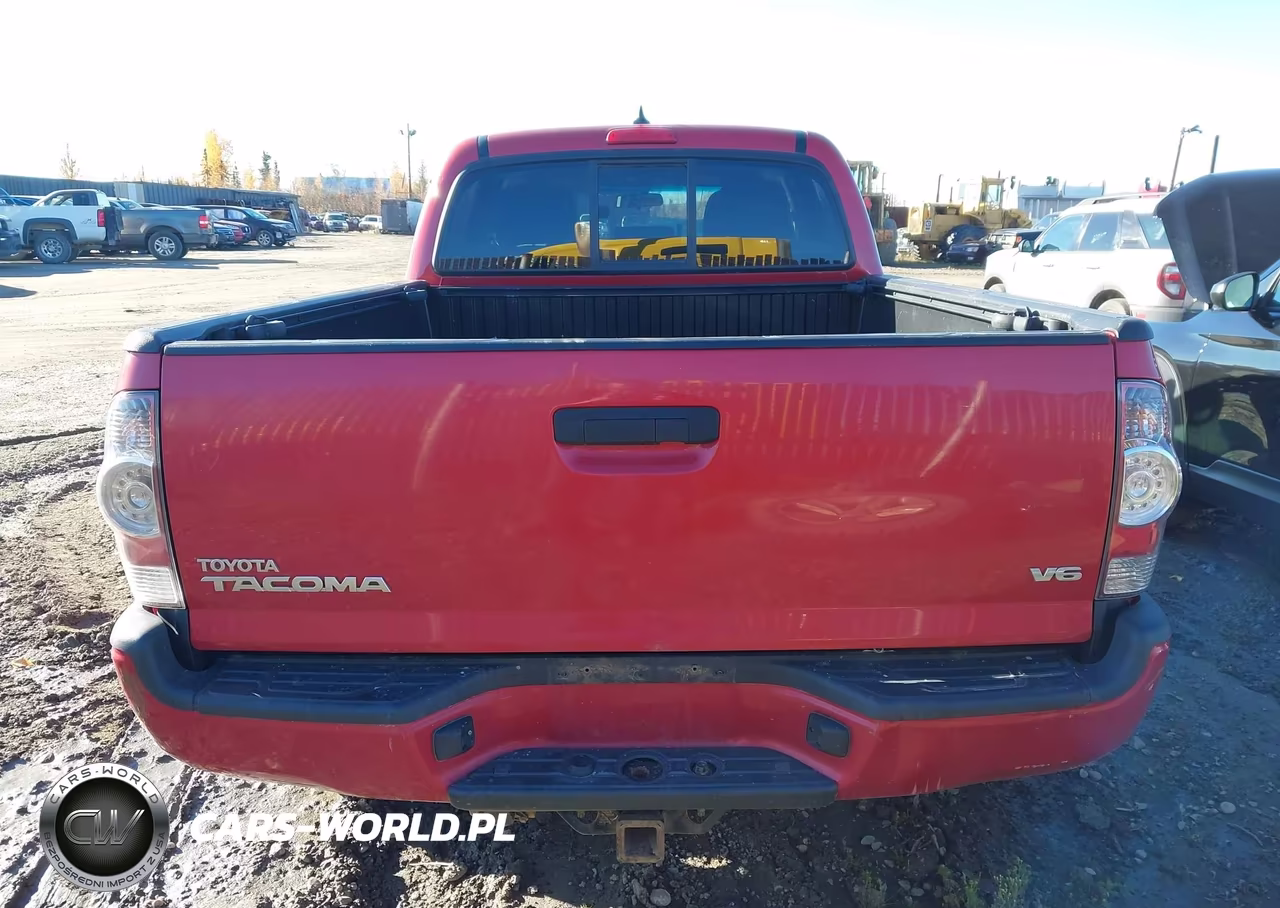 2015 Toyota Tacoma Base V6 VIN:5TFMU4FN8FX035983 - 16