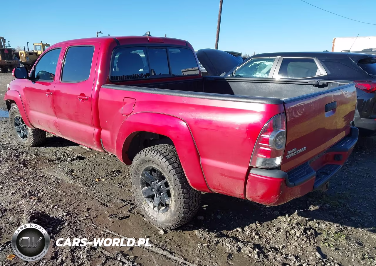 2015 Toyota Tacoma Base V6 VIN:5TFMU4FN8FX035983 - 3