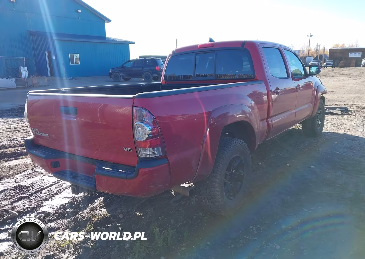 2015 Toyota Tacoma Base V6 VIN:5TFMU4FN8FX035983 - 4