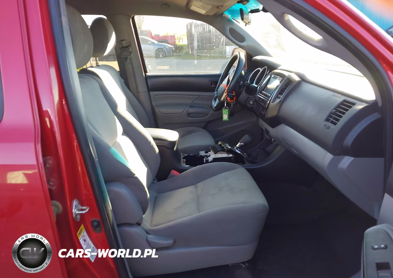 2015 Toyota Tacoma Base V6 VIN:5TFMU4FN8FX035983 - 5