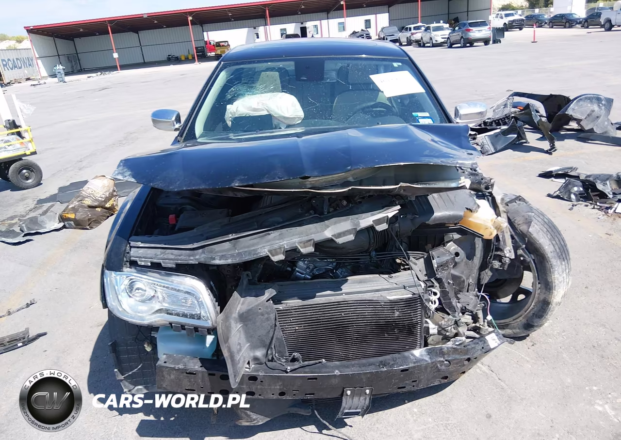 2018 Chrysler 300 300C VIN:2C3CCAPT1JH275890 - 13