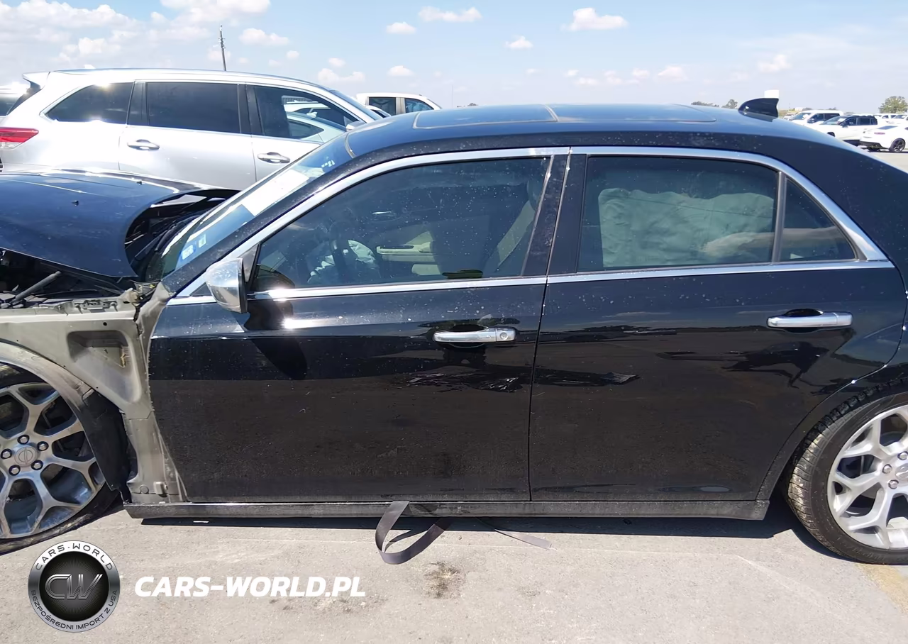 2018 Chrysler 300 300C VIN:2C3CCAPT1JH275890 - 15