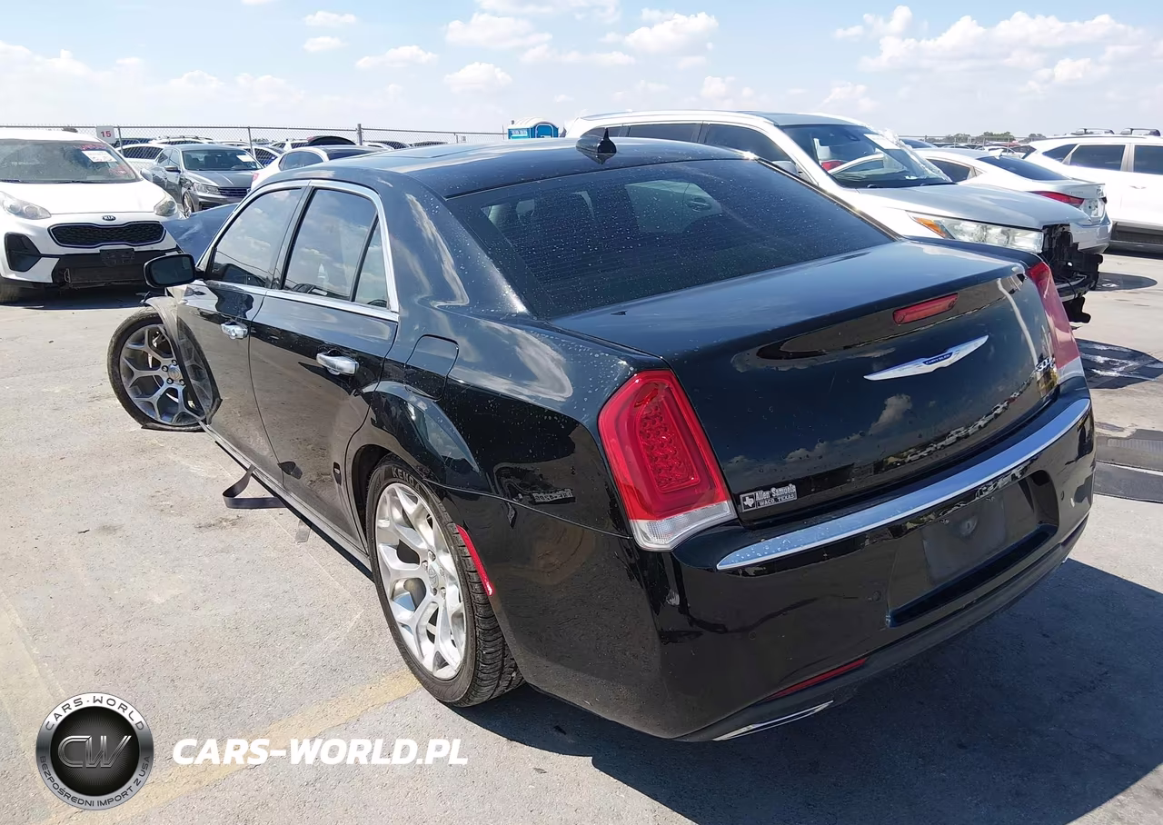 2018 Chrysler 300 300C VIN:2C3CCAPT1JH275890 - 3