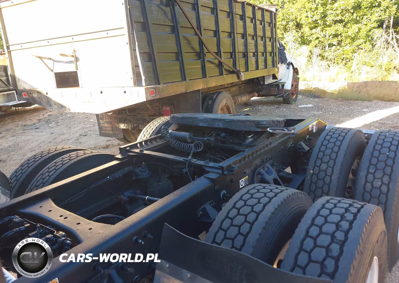 2023 Peterbilt 579 VIN:1XPBDP9X0PD866496 - 8