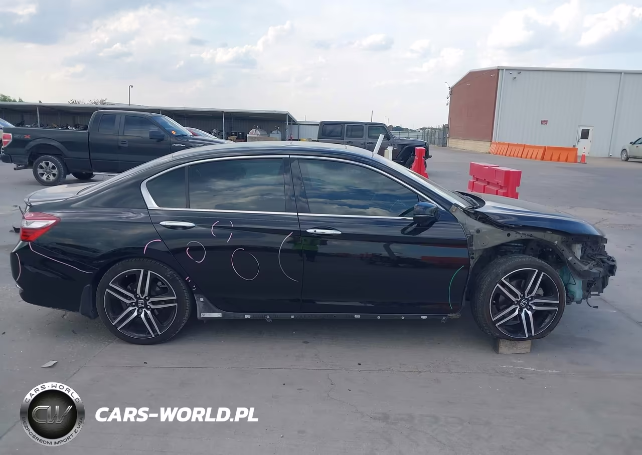 2017 Honda Accord Touring V6 VIN:1HGCR3F91HA020601 - 14