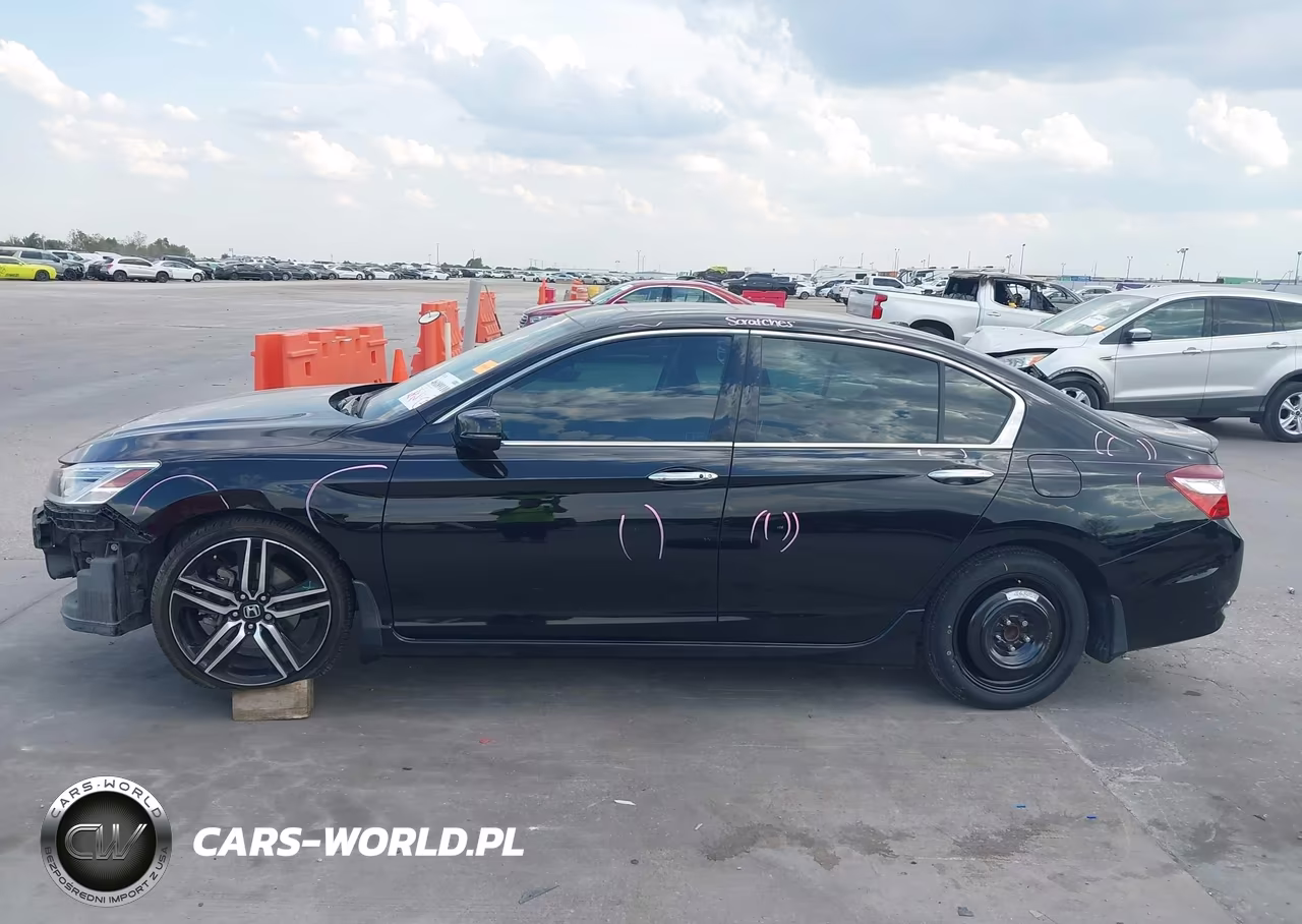 2017 Honda Accord Touring V6 VIN:1HGCR3F91HA020601 - 15