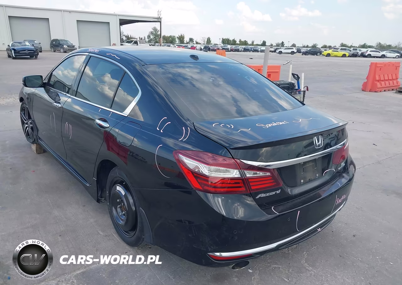 2017 Honda Accord Touring V6 VIN:1HGCR3F91HA020601 - 3