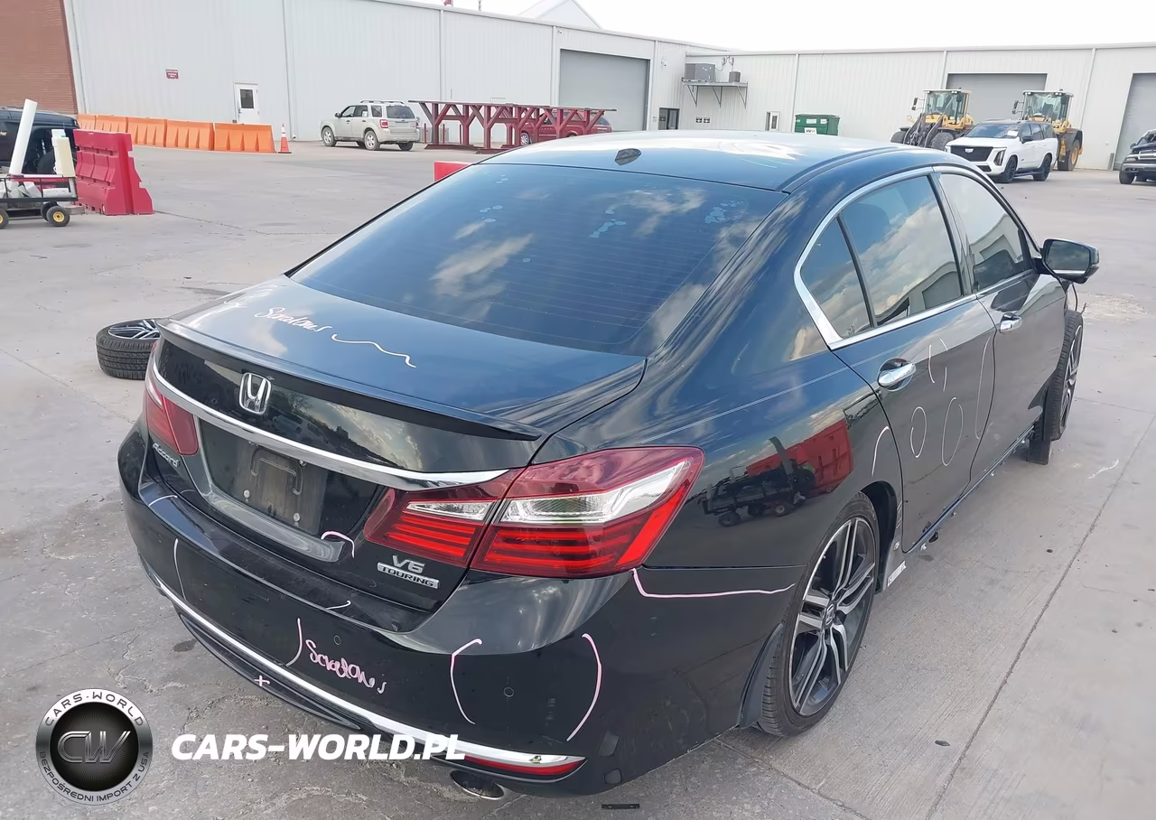 2017 Honda Accord Touring V6 VIN:1HGCR3F91HA020601 - 4