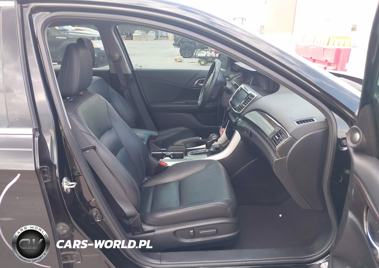 2017 Honda Accord Touring V6 VIN:1HGCR3F91HA020601 - 5