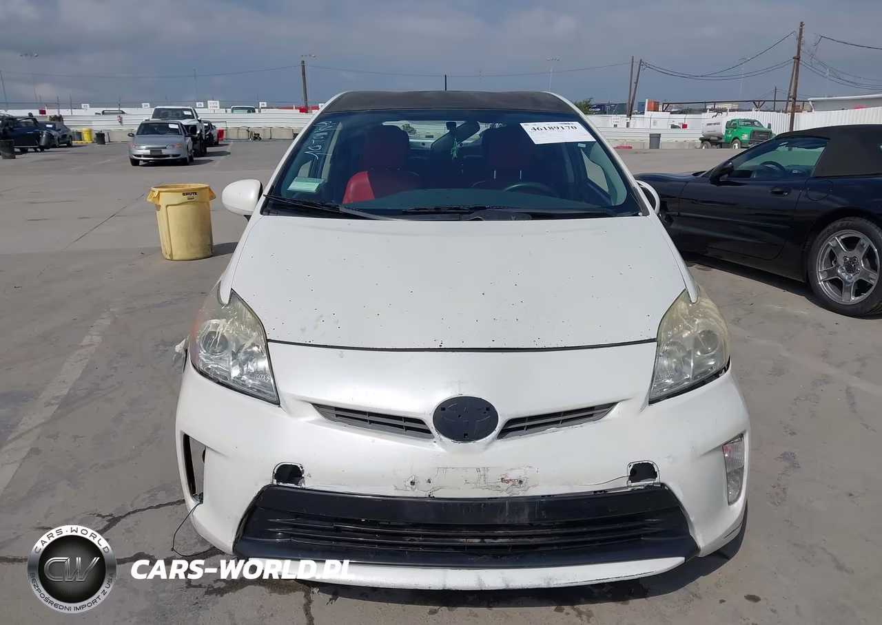 2015 Toyota Prius Two VIN:JTDKN3DU6F0463570 - 13