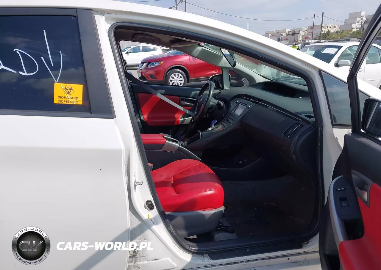 2015 Toyota Prius Two VIN:JTDKN3DU6F0463570 - 5