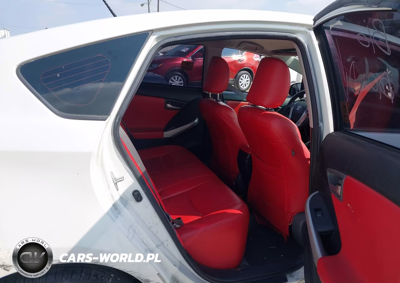 2015 Toyota Prius Two VIN:JTDKN3DU6F0463570 - 8