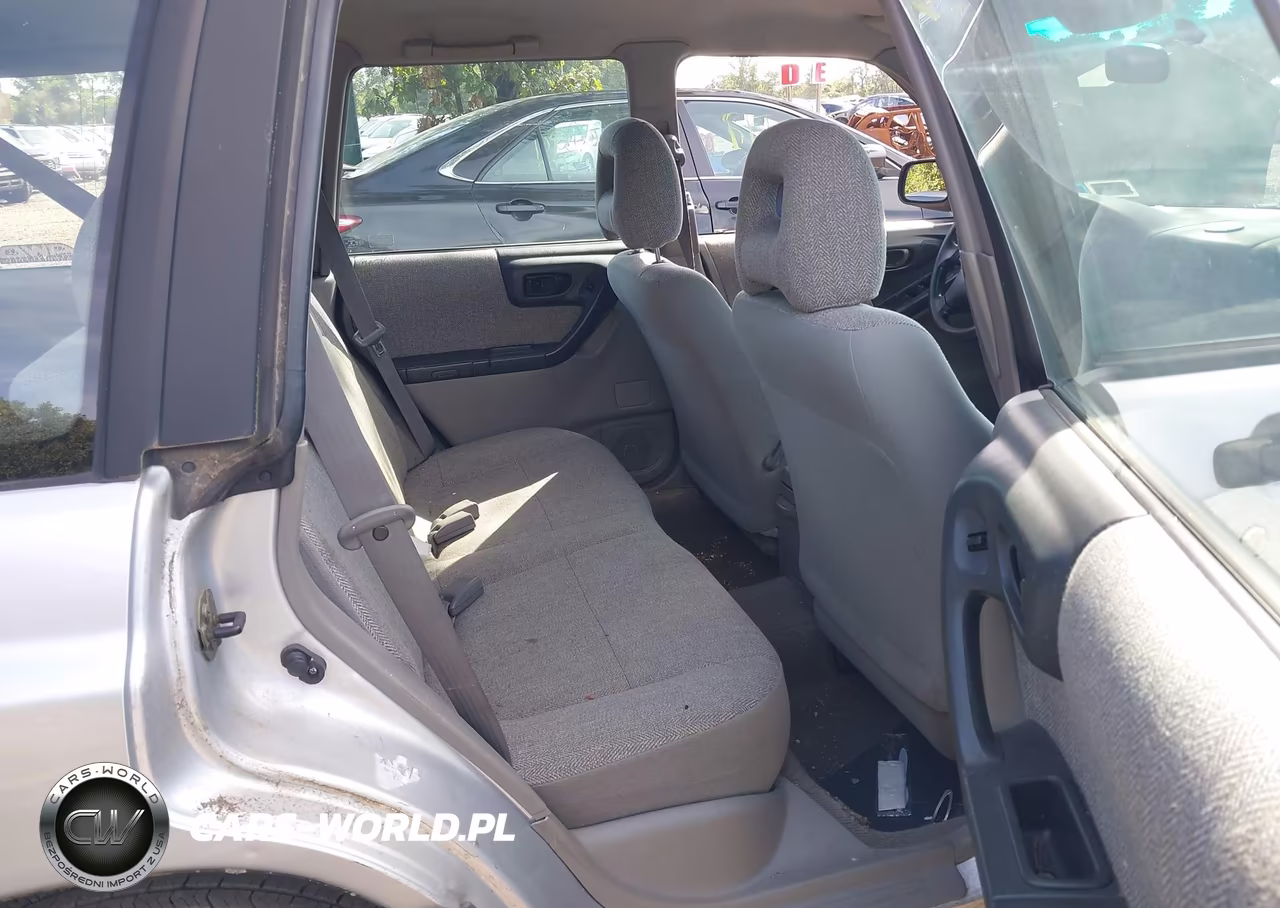 2002 Subaru Forester L VIN:JF1SF635X2G724408 - 8