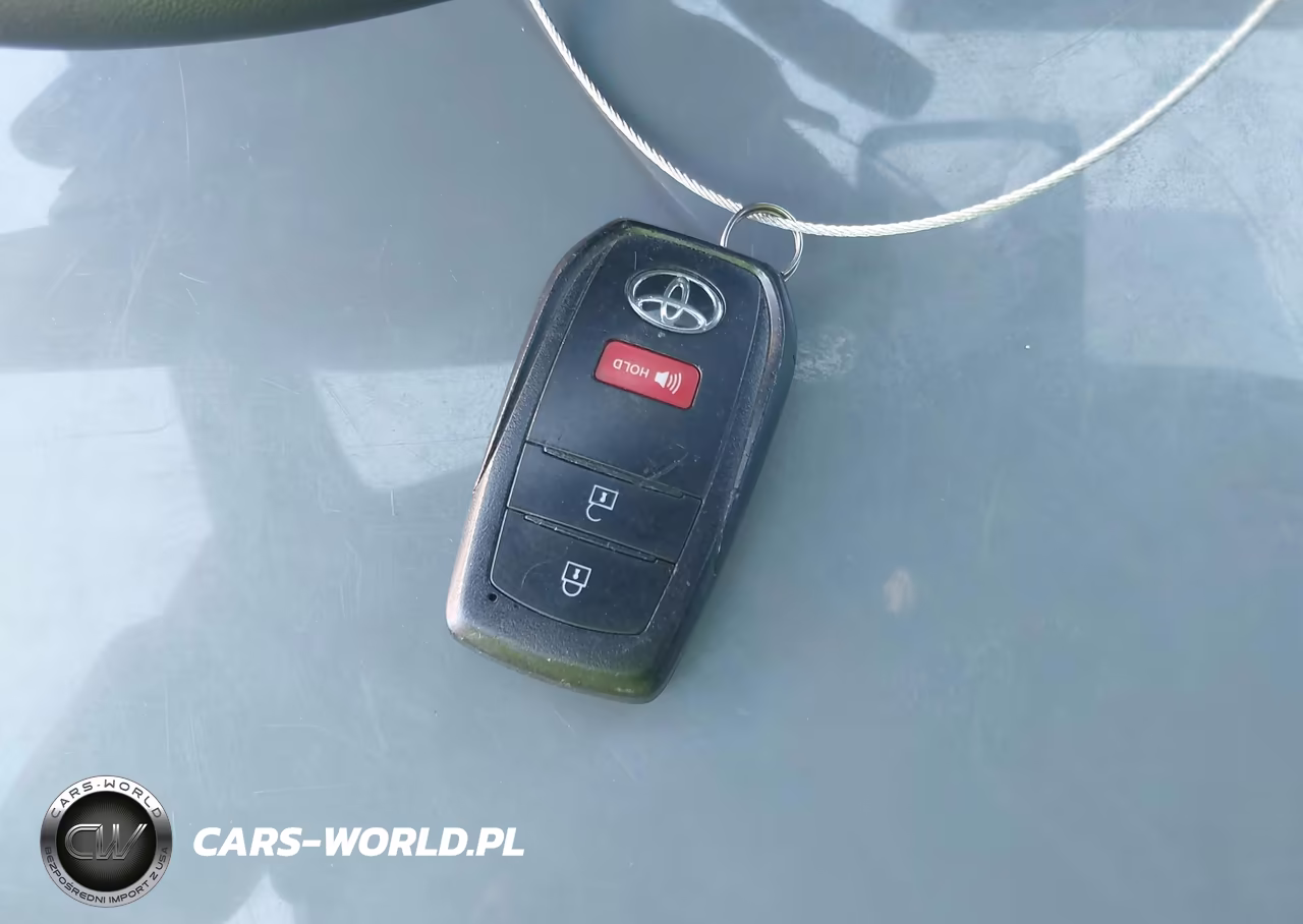 2026 Toyota Corolla Xse VIN:JTNC4MBE4T3259302 - 11