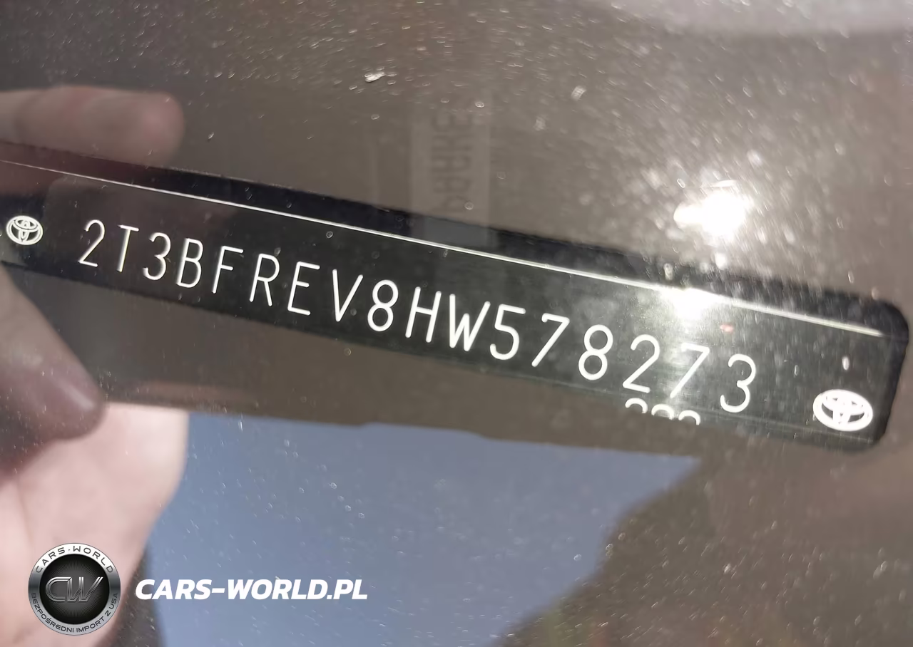 2017 Toyota Rav4 Le VIN:2T3BFREV8HW578273 - 9