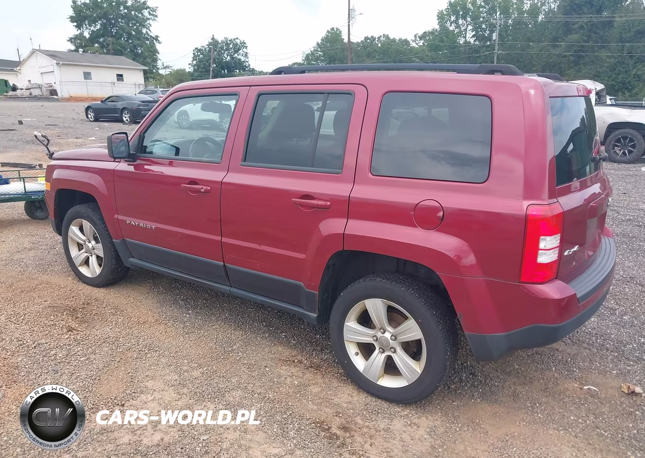 2012 Jeep Patriot Latitude VIN:1C4NJRFB4CD567101 - 3