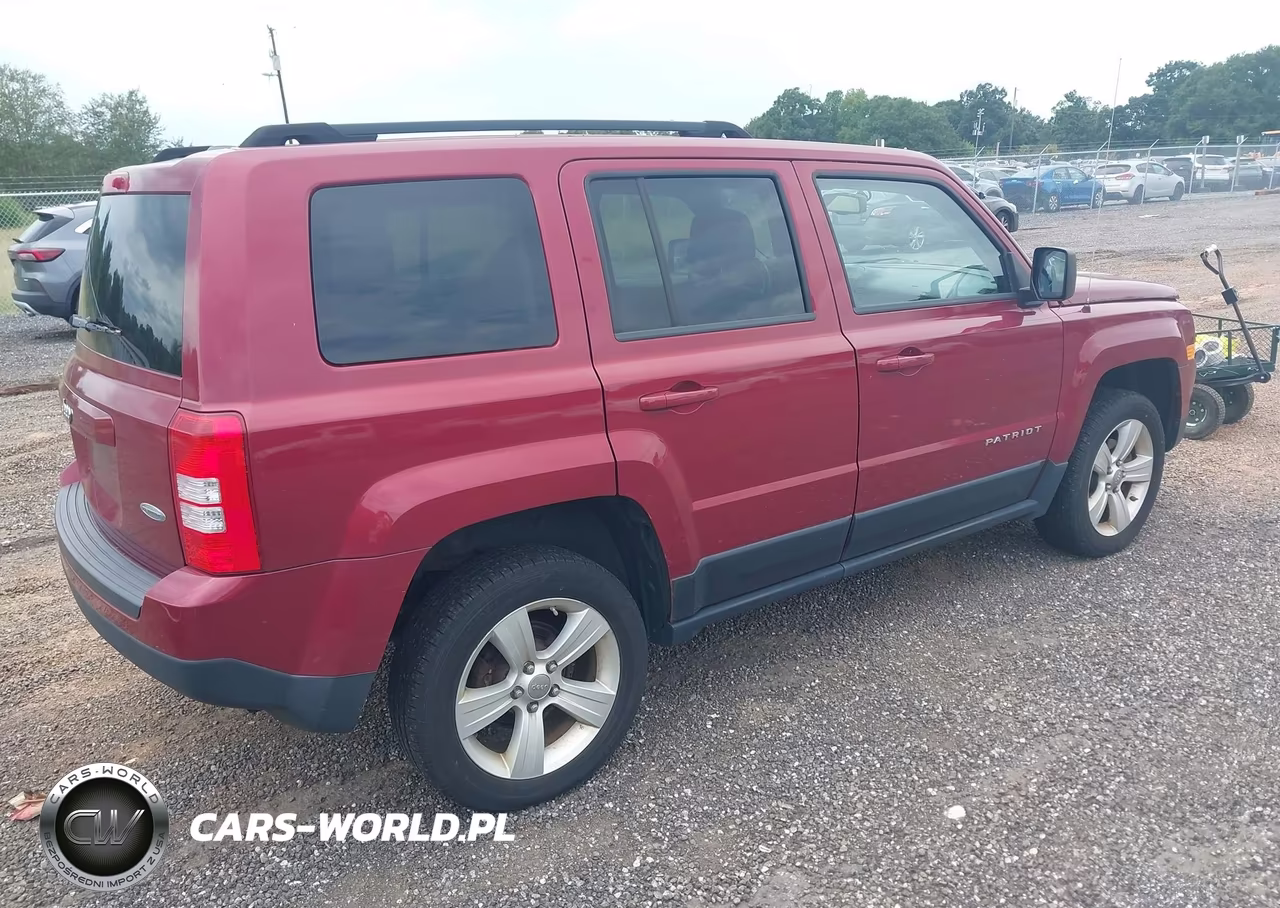 2012 Jeep Patriot Latitude VIN:1C4NJRFB4CD567101 - 4