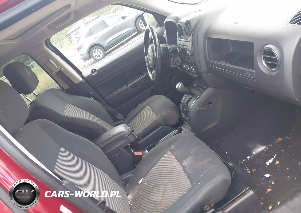 2012 Jeep Patriot Latitude VIN:1C4NJRFB4CD567101 - 5