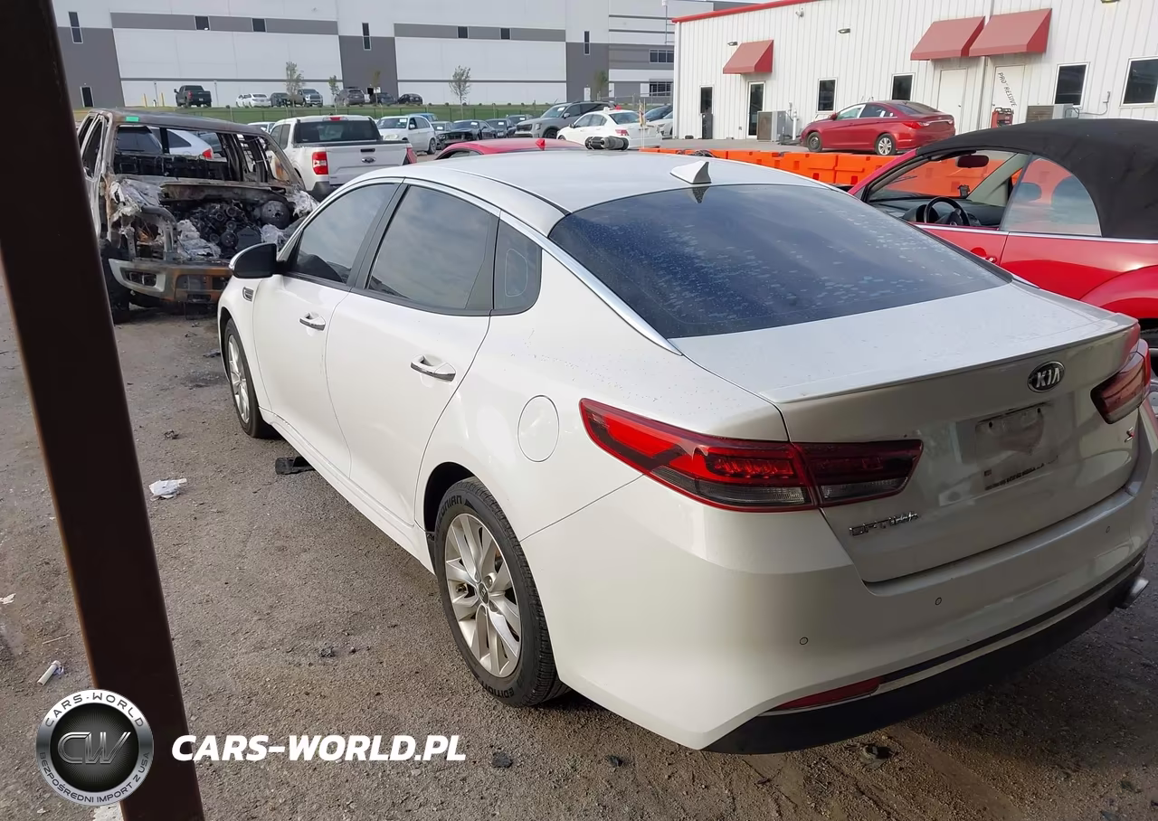 2018 Kia Optima S VIN:5XXGT4L3XJG229692 - 3