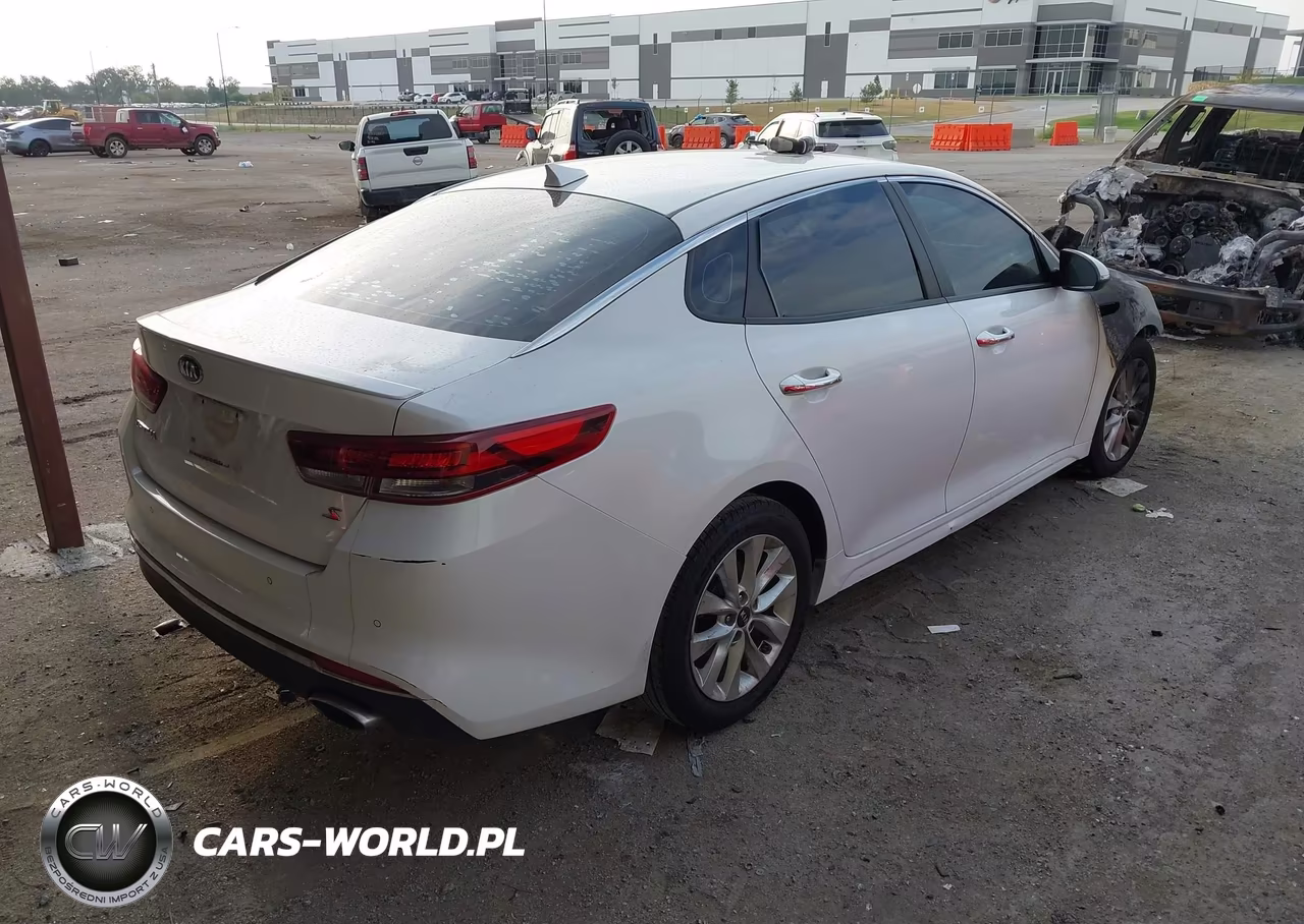 2018 Kia Optima S VIN:5XXGT4L3XJG229692 - 4
